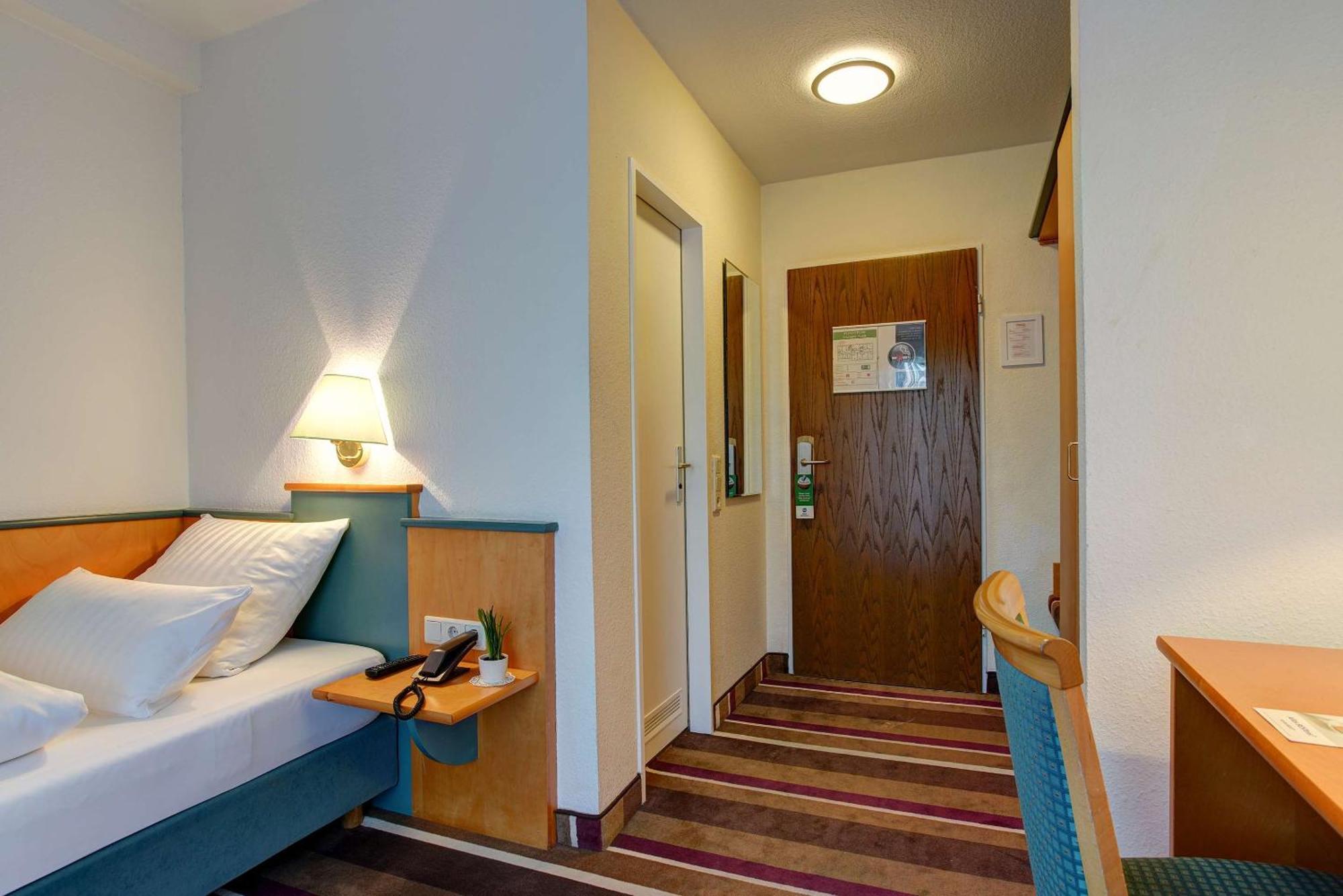 Sure By Western Ambassador Hotel Düsseldorf